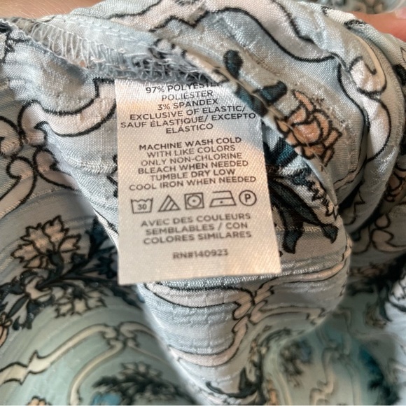 Loft women’s light blue Patterned Sleeveless Top size small - Picture 6 of 9